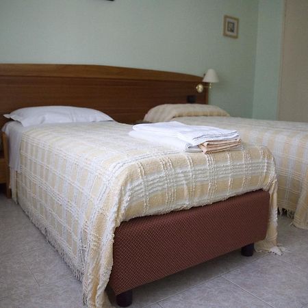 Hotel Trieste Pontelongo ภายนอก รูปภาพ
